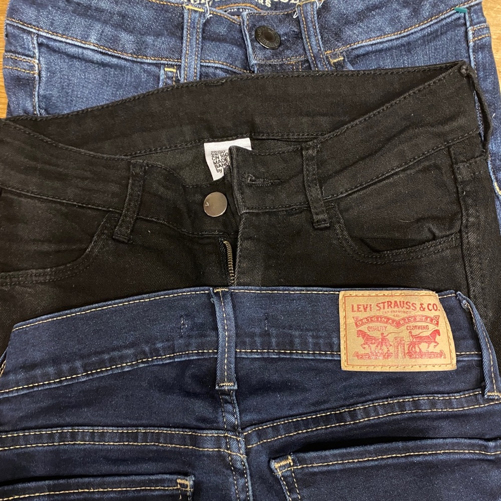 3 pair of women’s jeans skinny leg, size 24/2